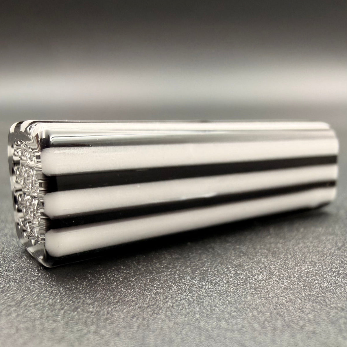 11mm Bricktip B&W - OUCHKICK